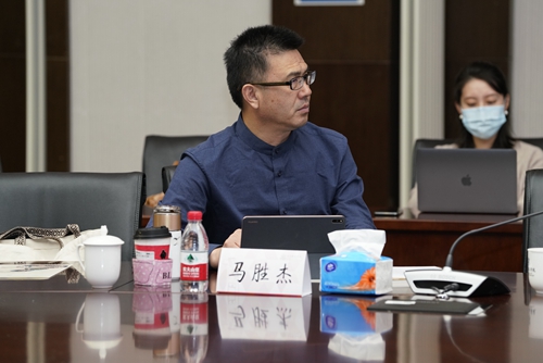 图3 中国社科院马胜杰研究员出席.jpg