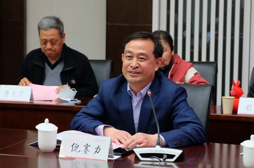 倪赛力主持会议_副本.jpg