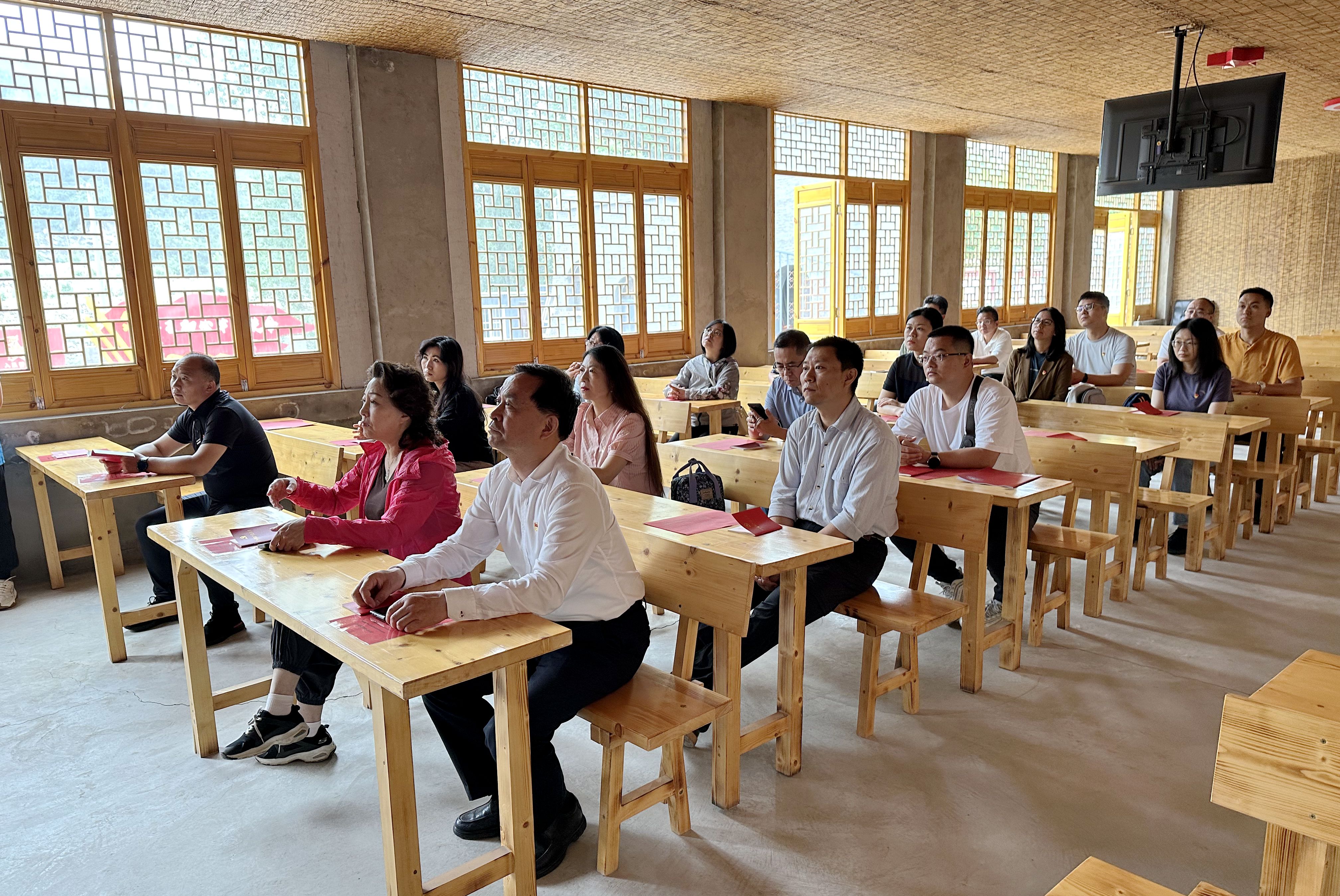 4ffe25586b0202623343e69972a319e_副本.jpg