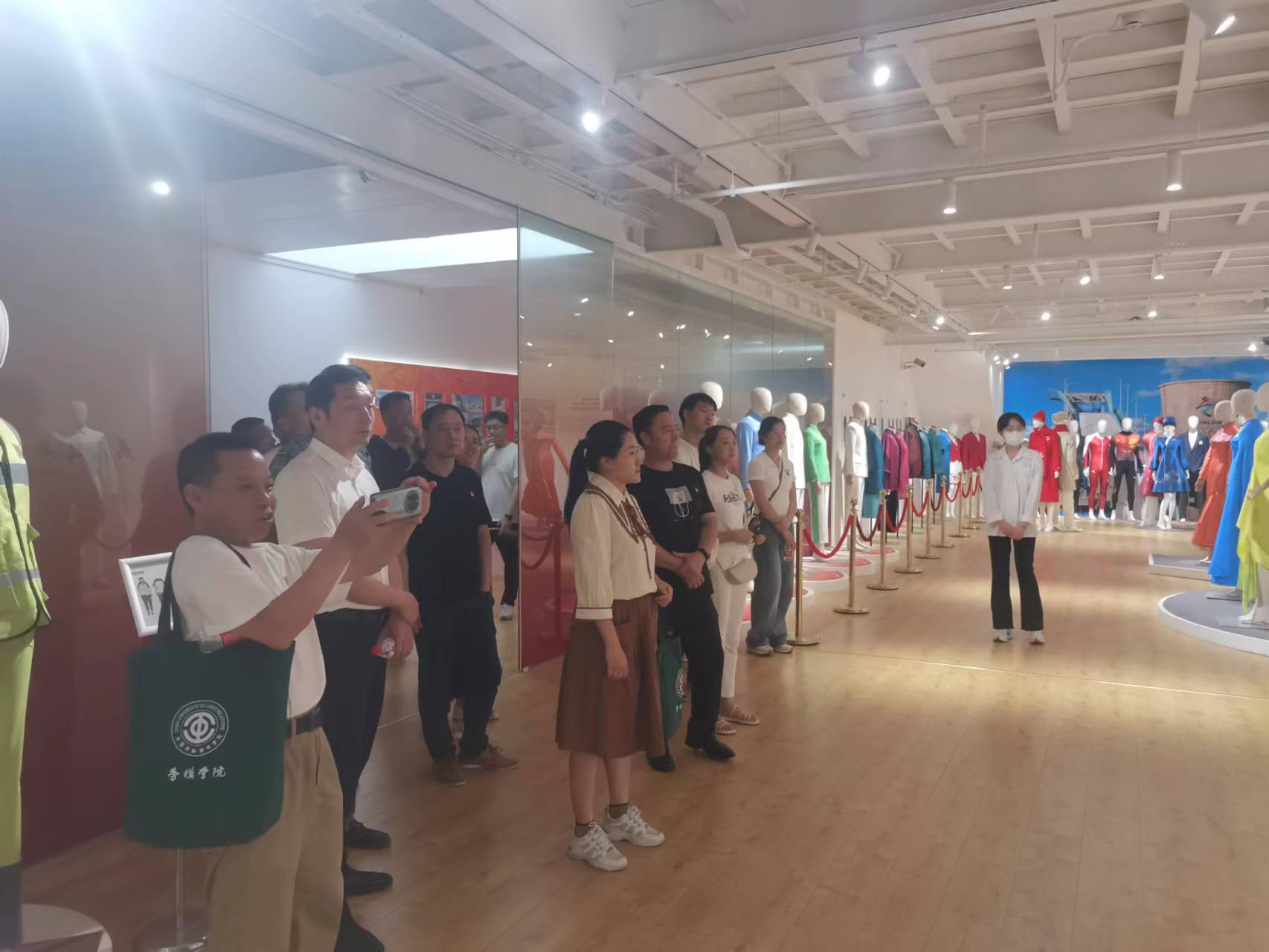 为人民而设计.jpg