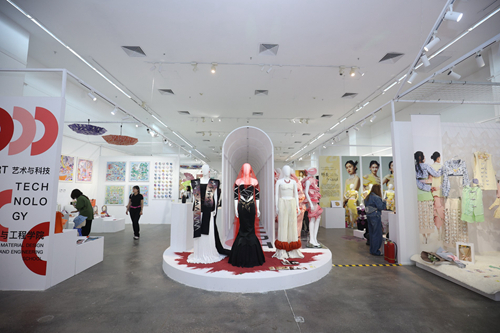 20材料设计与工程学院展区空间设计展览实景|艺术楼内展厅_副本.jpg