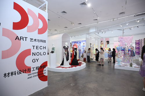 21材料设计与工程学院展区空间设计展览实景|艺术楼内展厅_副本.jpg