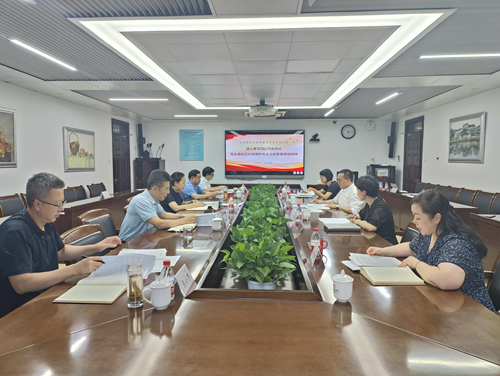 党委理论学习中心组集中传达学习_副本.jpg