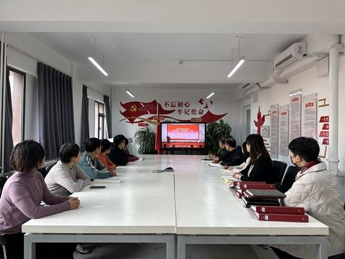 同步参与教育部全国青少年普法网的“宪法晨读”活动1.jpg