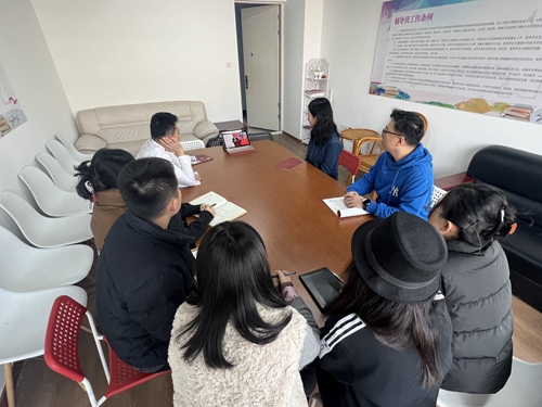 同步参与教育部全国青少年普法网的“宪法晨读”活动16.jpg