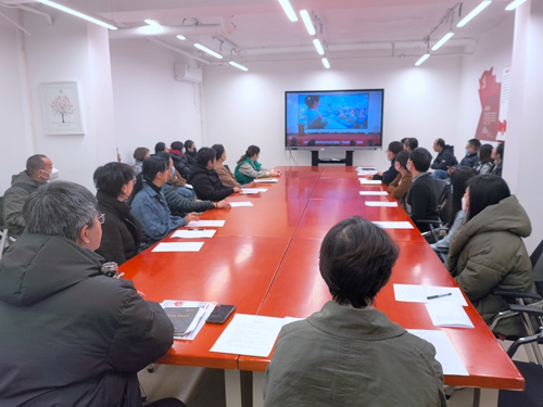 同步参与教育部全国青少年普法网的“宪法晨读”活动2.jpg