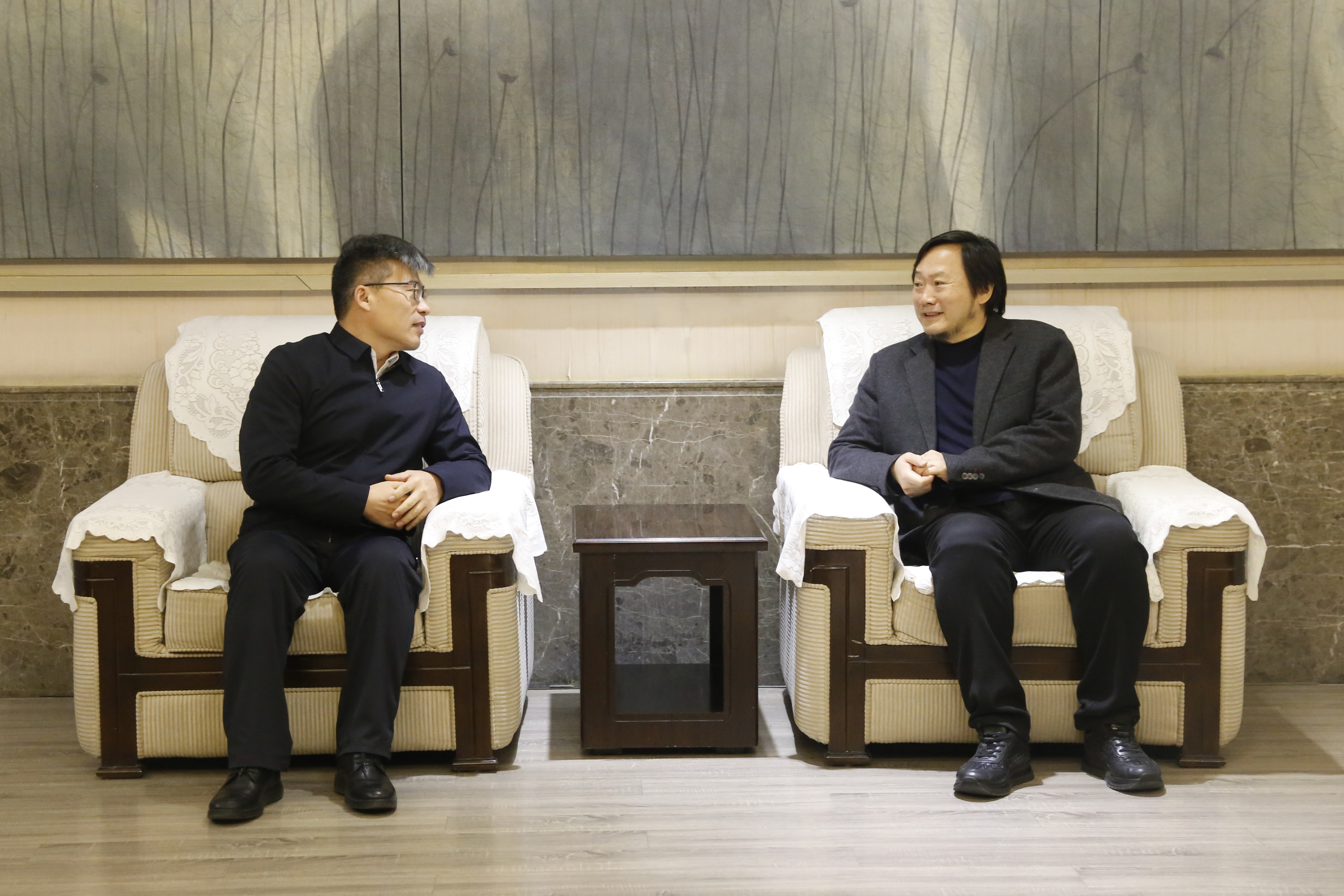座谈.jpg