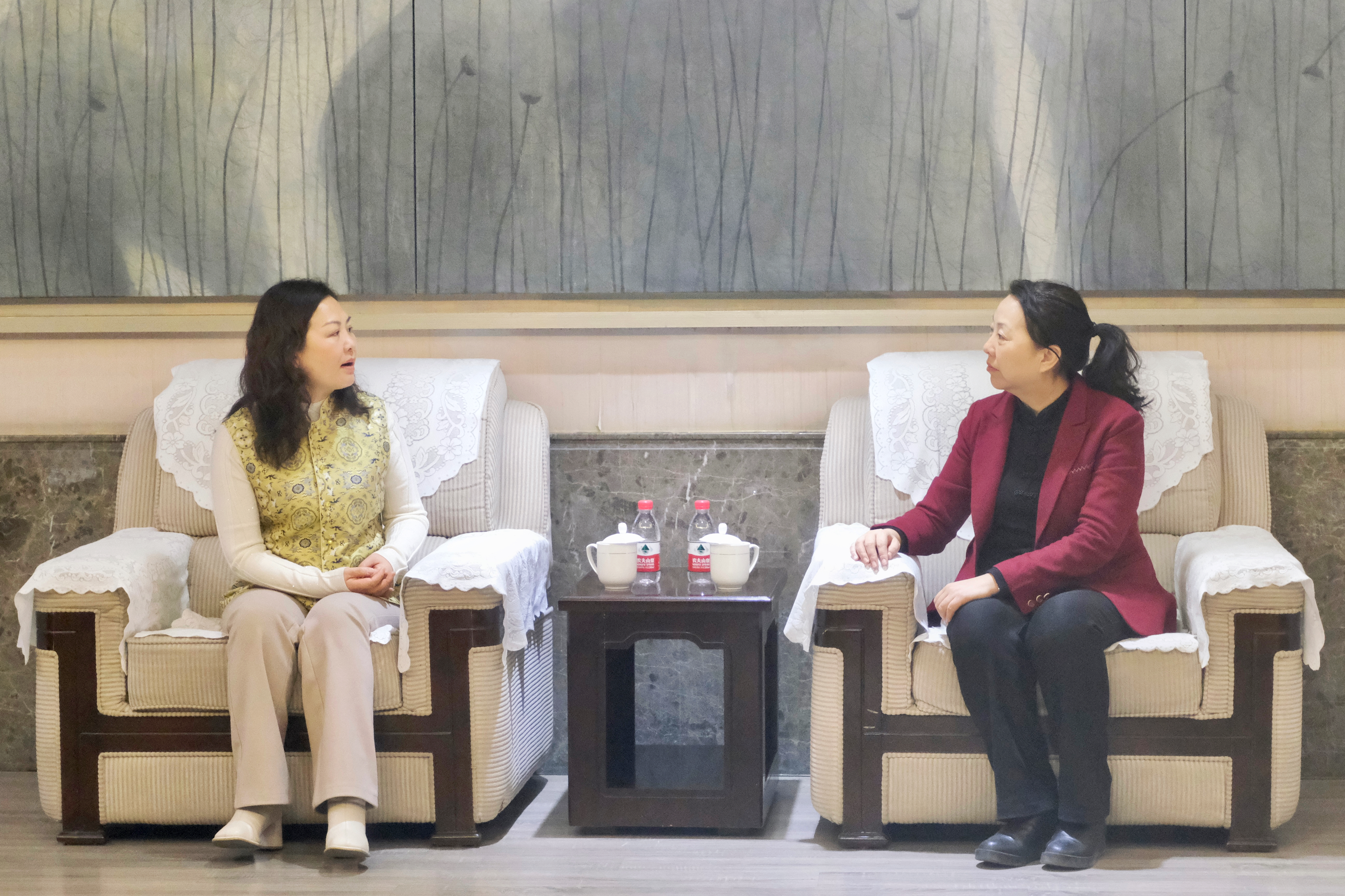 会谈.jpg