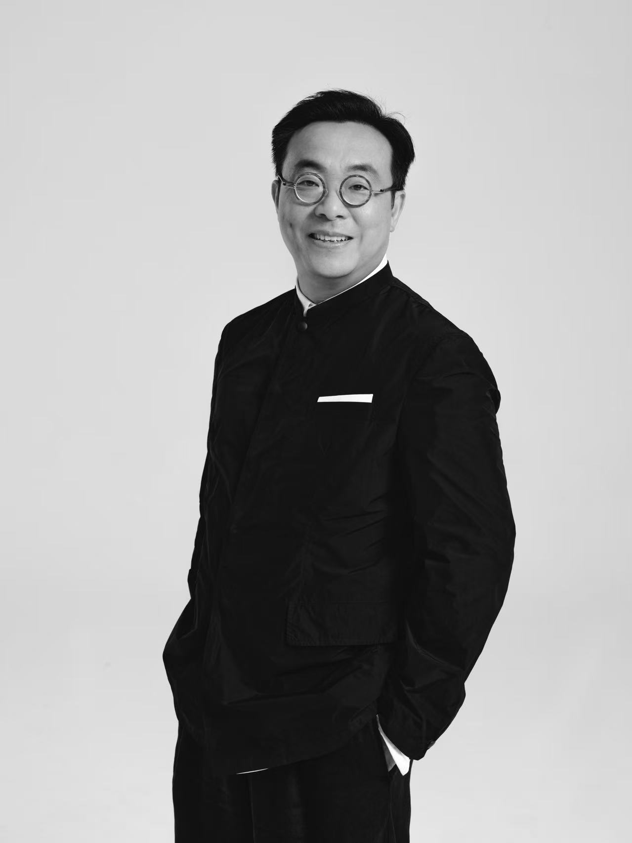 设计师形象照-邹游.jpg